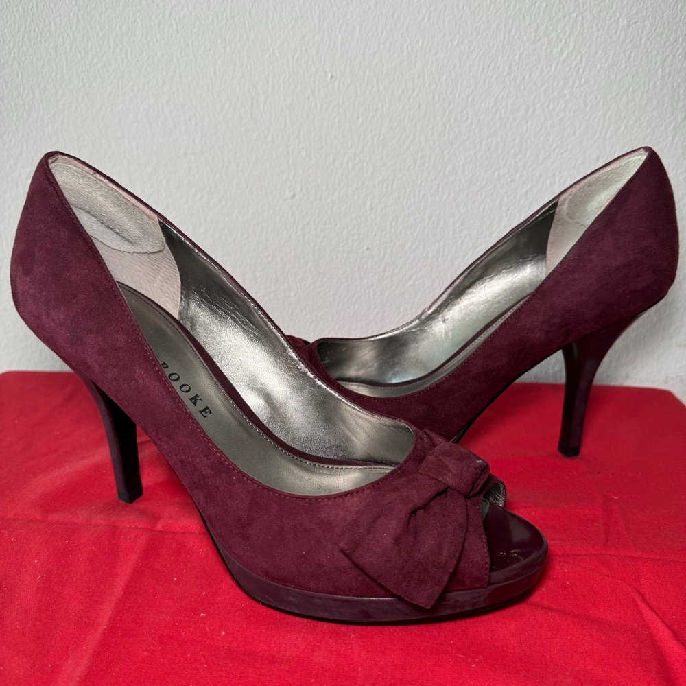 Audrey Brooke "abmarian2" burgundy heels